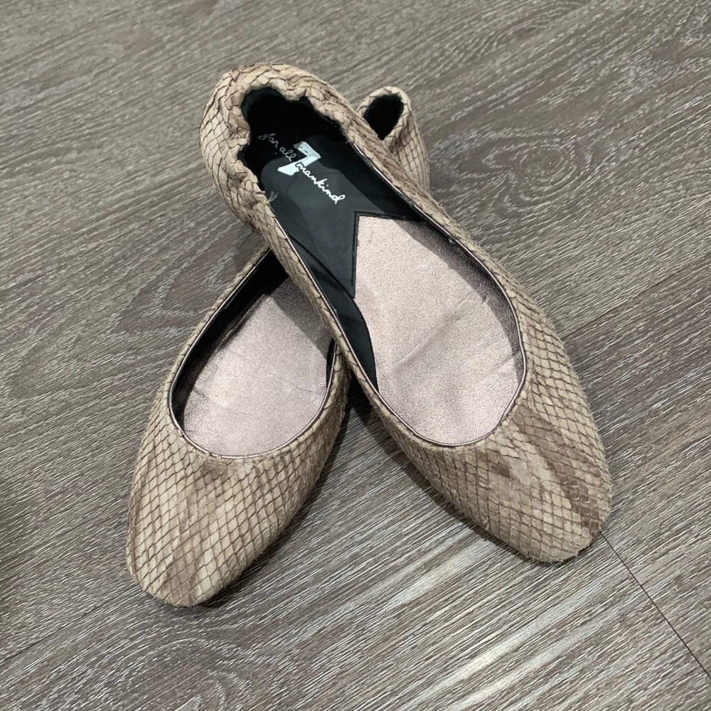 7 for all mankind flats